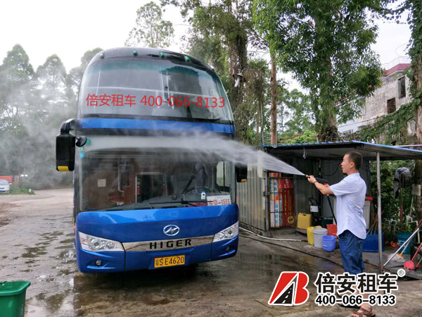 53座旅游大巴出租-电话.jpg