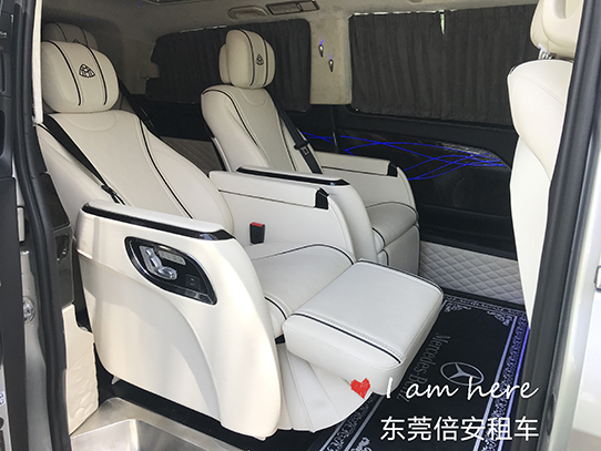 奔驰威庭商务车租赁.jpg